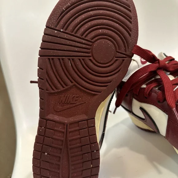 Nike Dunk Low SE “Just Do It” (DV1160-101) – Women’s Size 7 (EU 38) - Picture 4 of 6